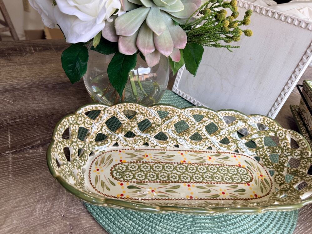 Tara’s Old World Green Oval Bread/Serving Basket with Lattice Weave Design